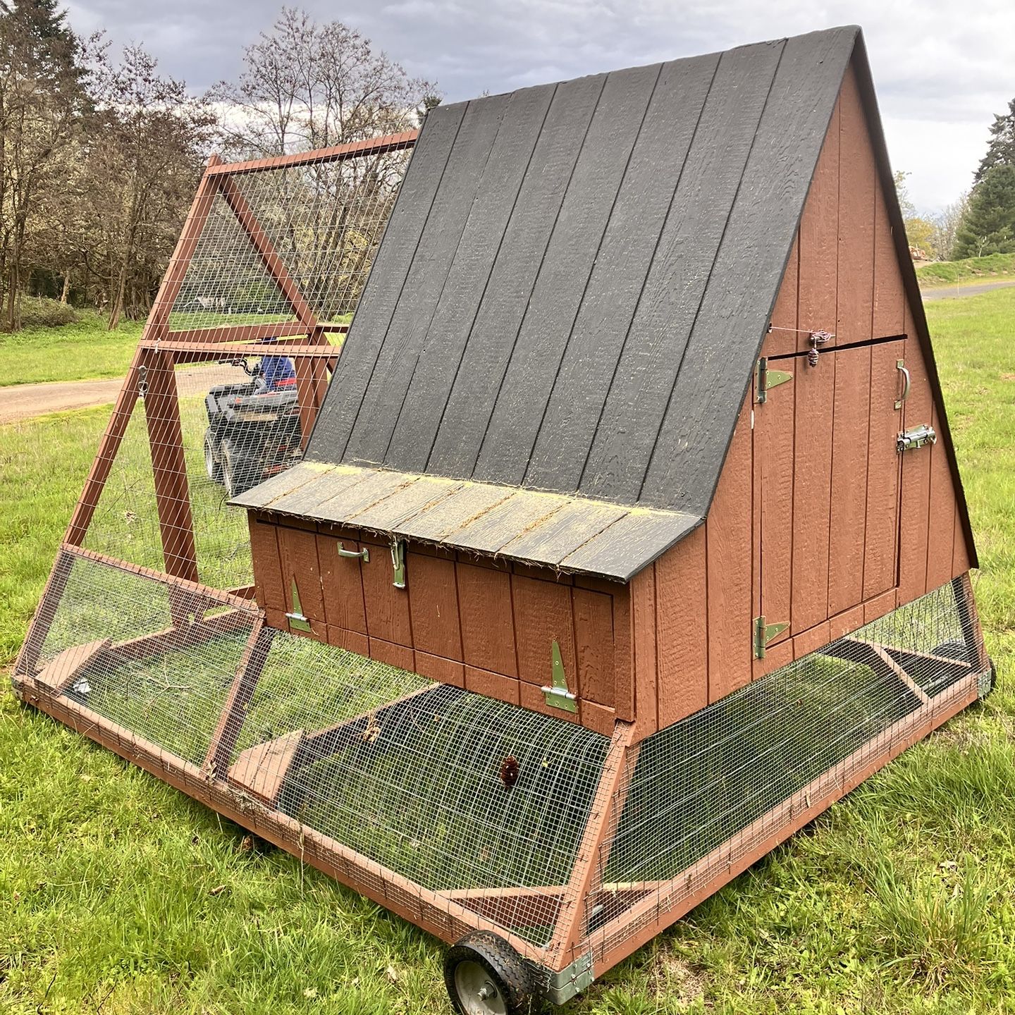 Chicken Coup / Tractor 15-17 Birds Max