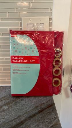 Tablecloth set.