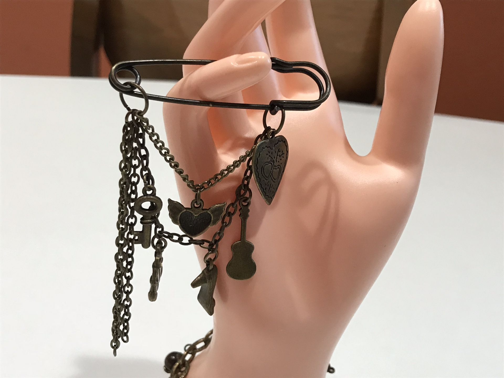 Women’s Vintage Bronze Scarf Brooch