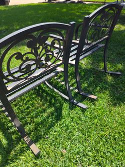 SILLAS DE FIERRO PESADO PARA su Jardin OR porche mesedora las DOS solo 165$ or 85$ each