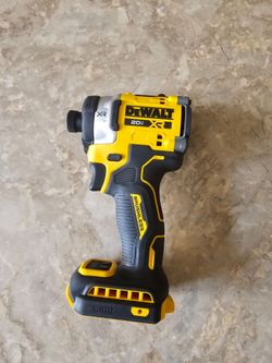 Impacto DCF860 1/4" 3 velocidades