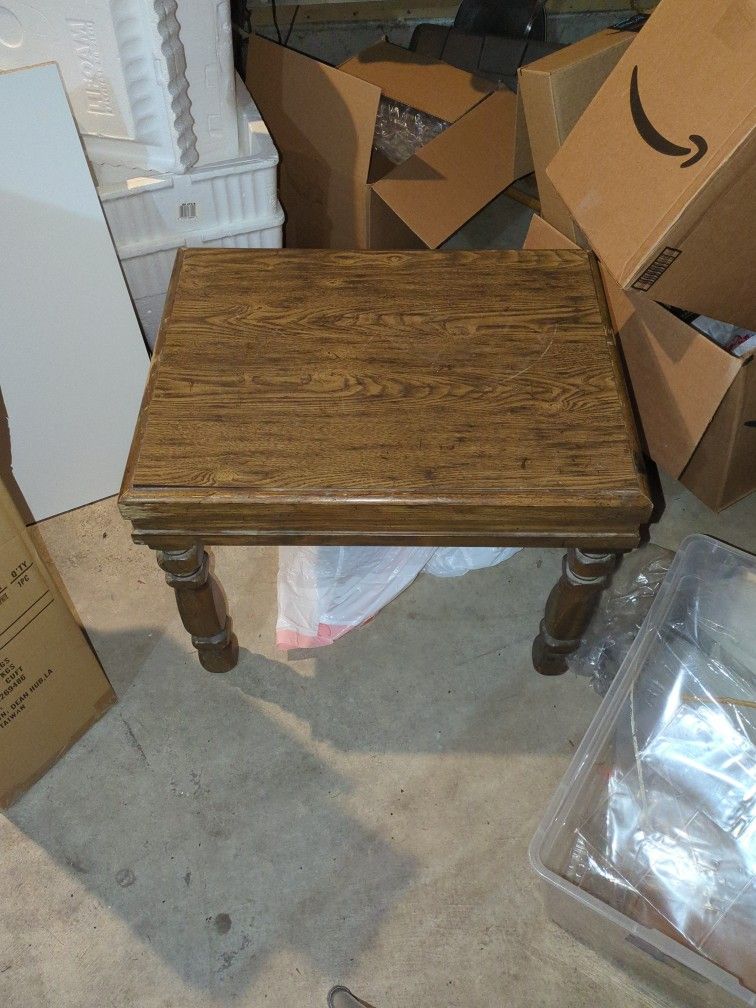 Free End / Corner Table