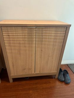 Shoe Cabinet / Storage Cabinet – Natural Oak | Like New