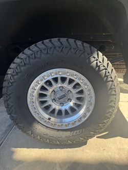 Amp Terrain attack A/T 285/70/R17   tires only (33s)