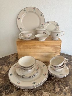 Vintage Fleetwood China Sweetheart Rosebud 22Pc Dinnerware Set Platinum Trim MCM