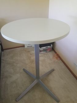 knoll table perfect as a small office table or other uses