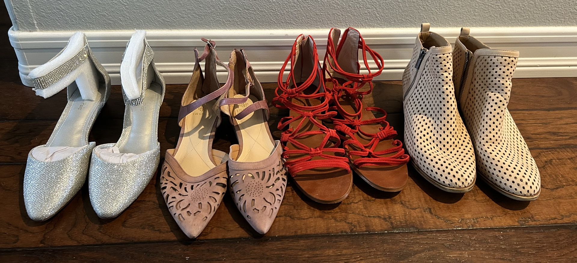 Women Size 11 Sandals, Boot, Flats Lot Of 4