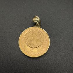 Veinte Pesos Gold Pendant 