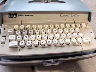 Smith-Corona Electric Typewriter w/ Case