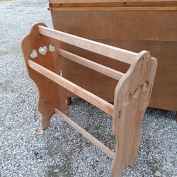 Super Cool Wooden Shelf Thing