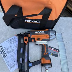 RIDGID Pneumatic 16-Gauge 2-1/2 in. Straight Finish Nailer with CLEAN DRIVE Technology New $85