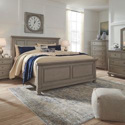 LETTNER-LIGHT GRAY 7PC.DRESSER-MIRROR*QUEEN PANEL BED 2 NIGHTSTANDS**
