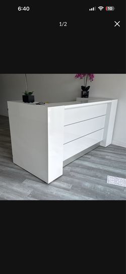 Reception Desk