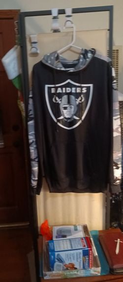RAIDERS SWEATSHIRT W/HOODIE