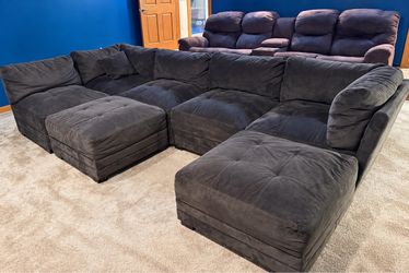 Large Dark Brown Modular Sectional + 2 Ottomans