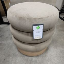 Threshold clarkdale ottoman

$70 FIRM