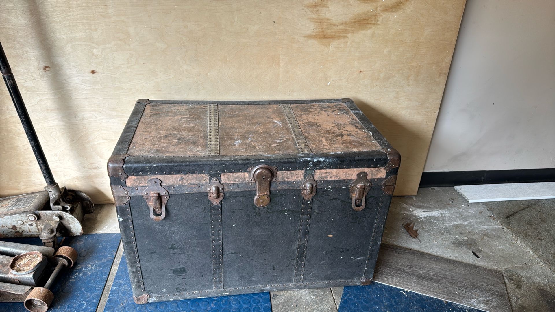 Old-fashioned storage box