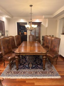 Traditional Dining Table and Chairs