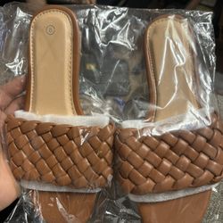 $7 Sandals 