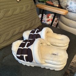 LOW PRICE MOVING- $169 + TAX RETAIL RARE NEW PLATFORM SUMMER UGGS