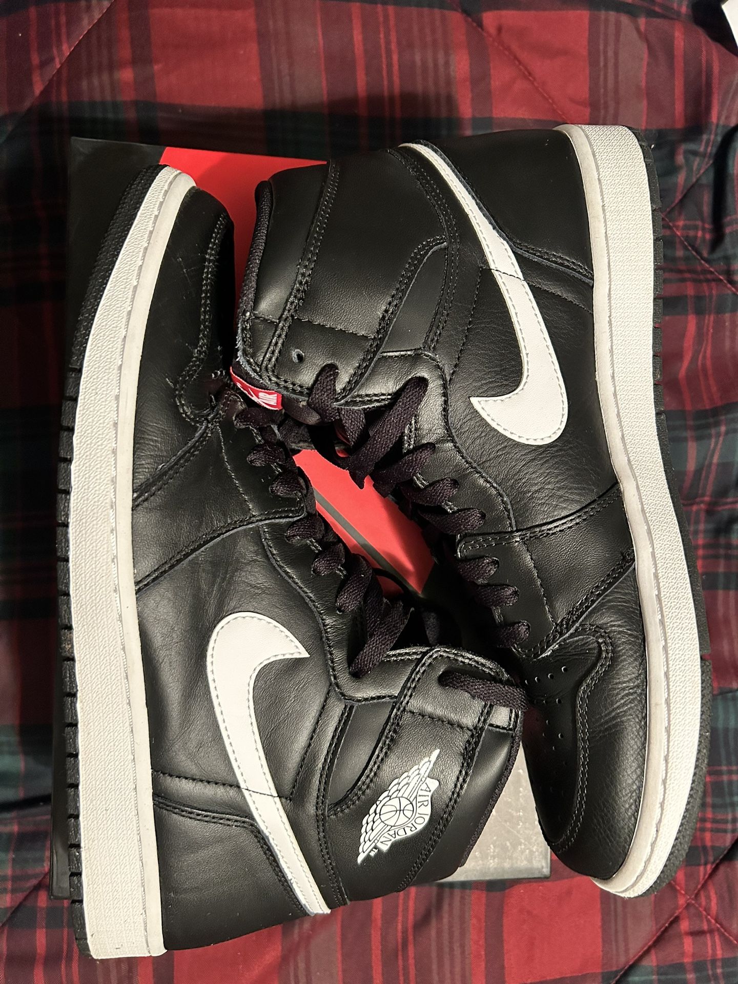 Nike Air Jordan Retro 1 - Yin Yang Black - Size 12