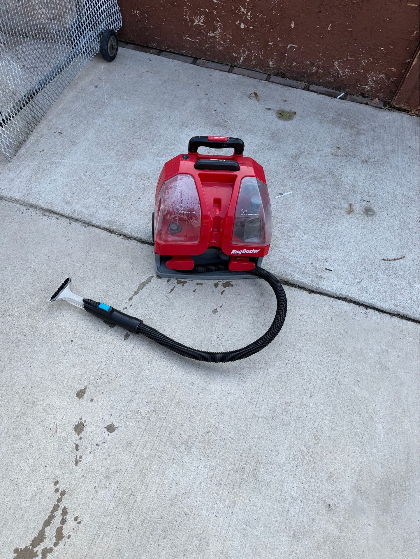 Carpet cleaner