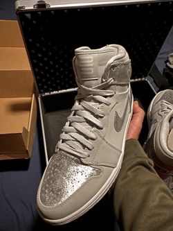 Nike Air Jordan 1 Retro Hi Silver 25th Anniversary