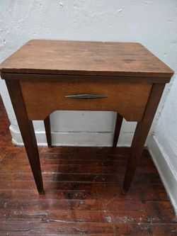 Table sewing machine