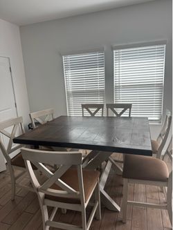 Dinning table of 7