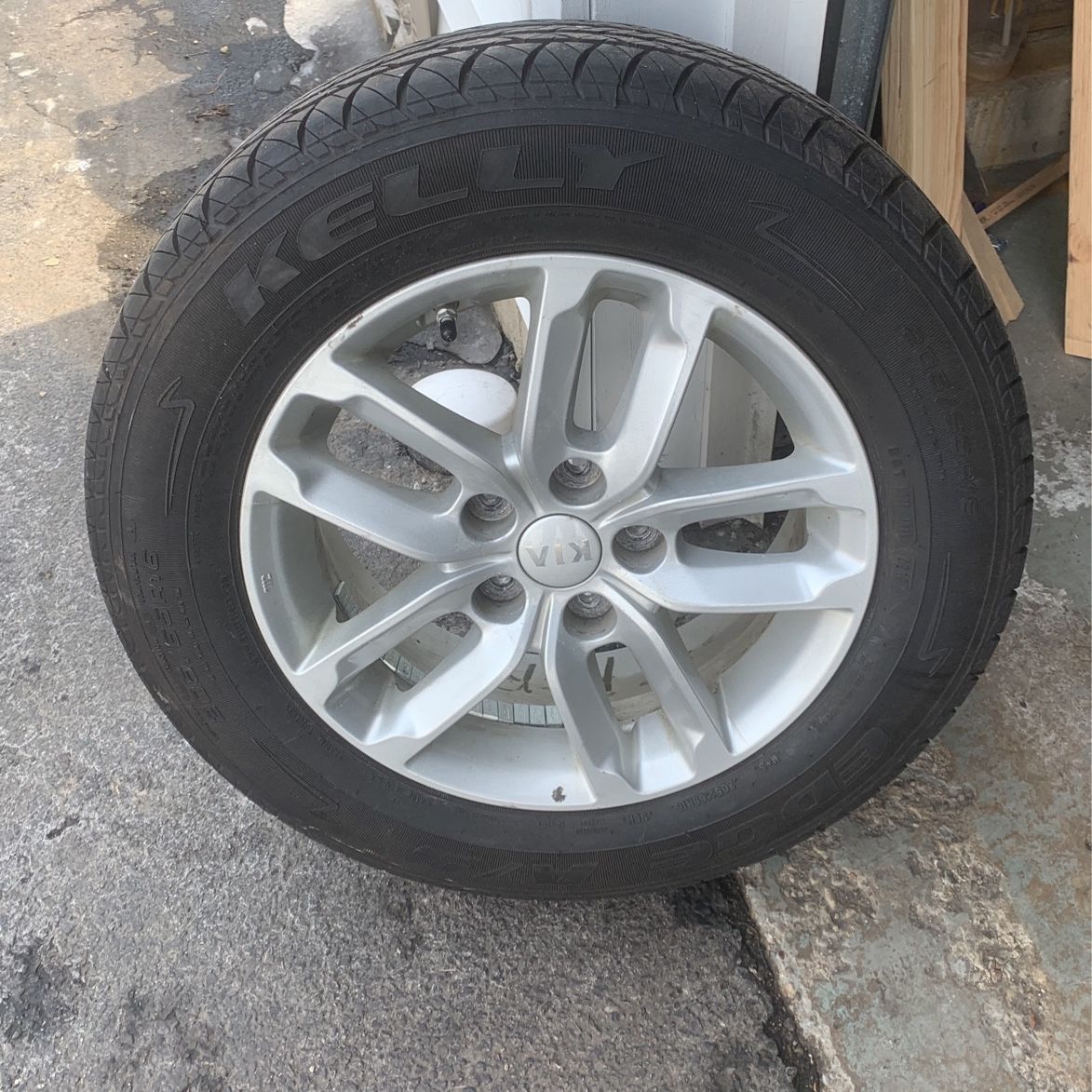 2013 Kia Optima Tire