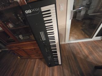 Yamaha  MX 88 workstation