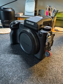 Fujifilm GFX 50S body only - Excellent
