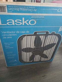 BRAND NEW AIR CIRCULATING BOX FAN!!