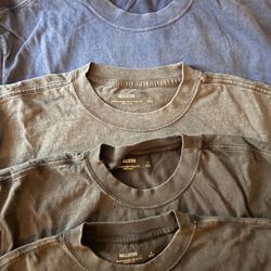 Tees Boxy Fit Or Oversize Fit Size Small And medium Like New 