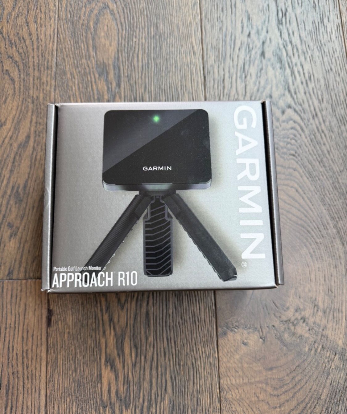 Garmin Approach R10 Portable Golf Launch Monitor Simulator