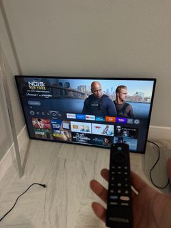 Smart TV with Remote insignia  50 inch