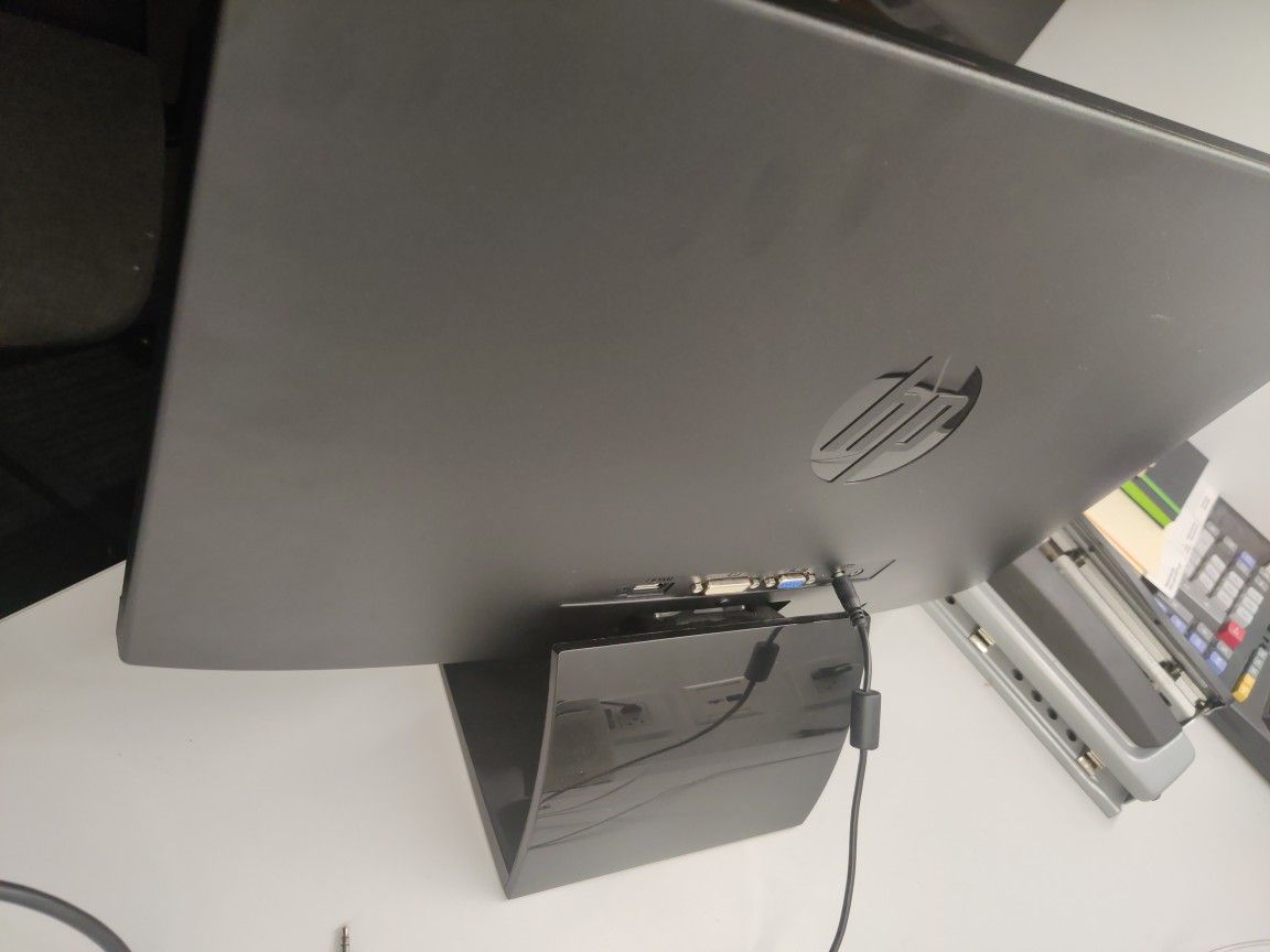 HP Pavilion 22bw IPS LED Backlit