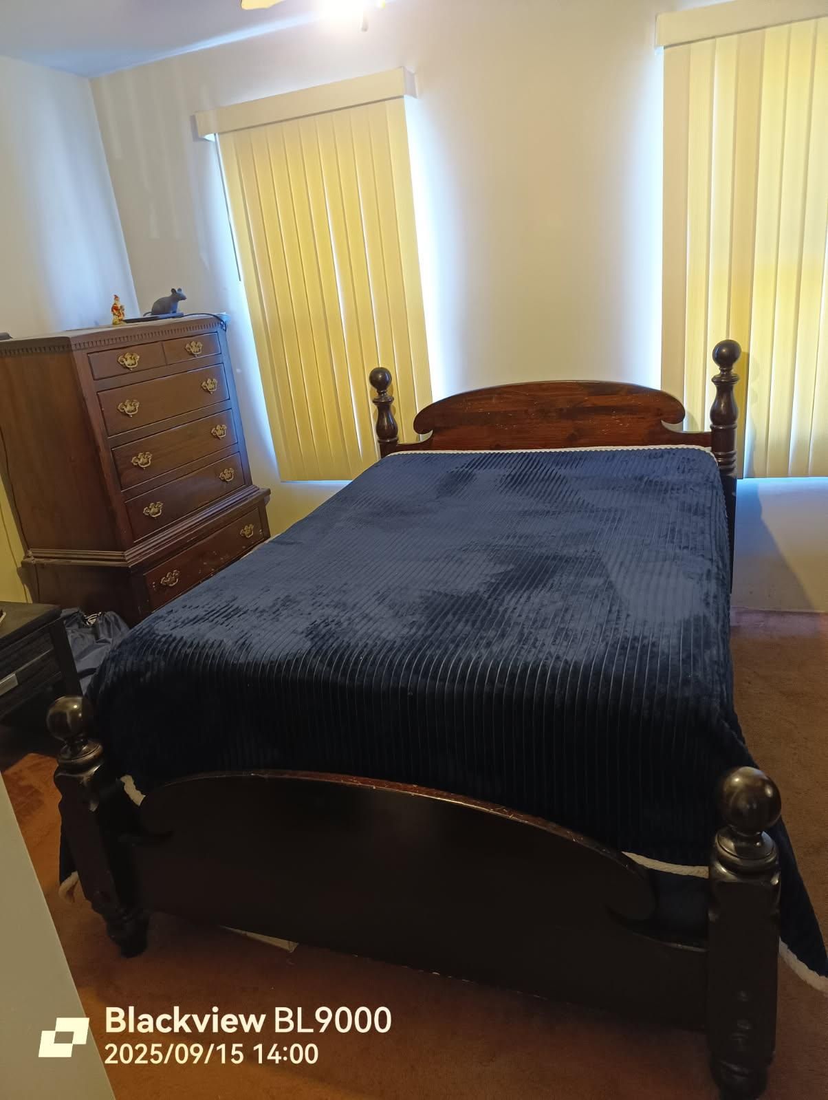 Queen, Wooden Beautiful Bedroom, Set Brand New Mattresses