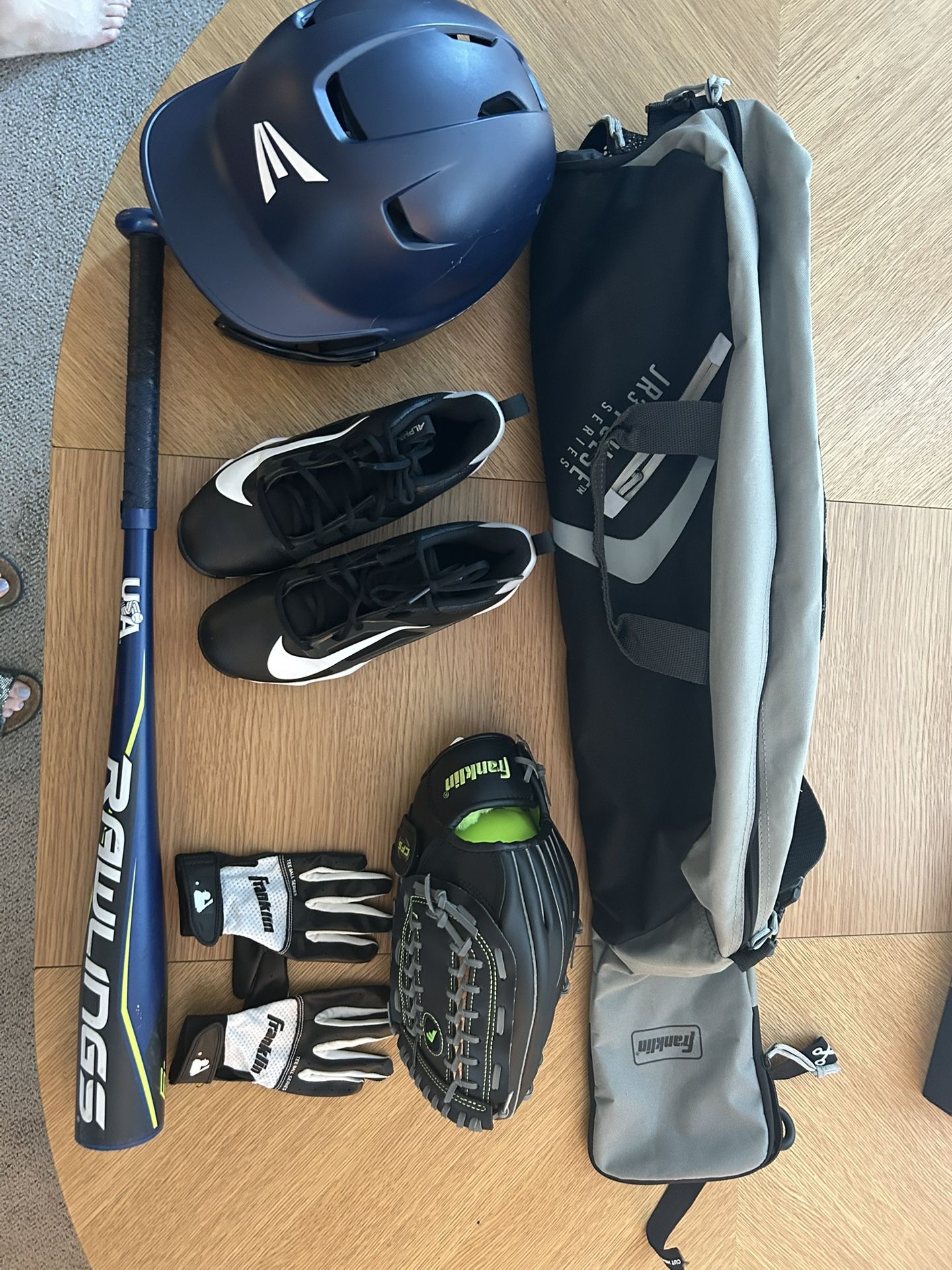 LIKE NEW KID’S Baseball Starter Pack!