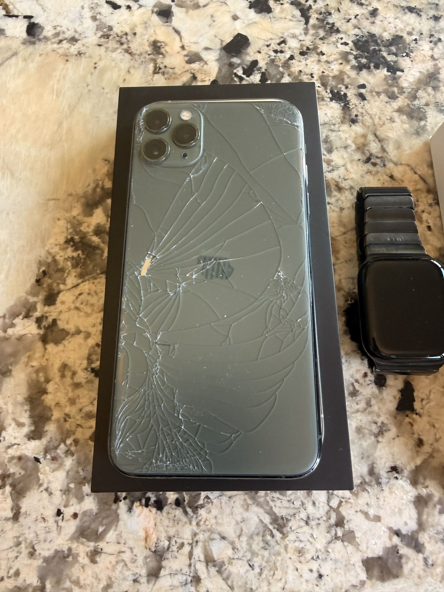 iPhone 13 Pro Max -Apple Watch Series 7-IPhone 14 Pro Max