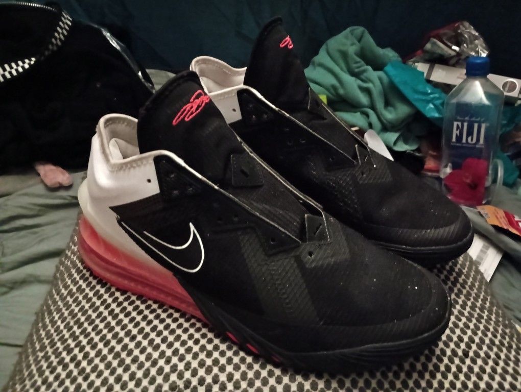 Mens Nike Size 10.5