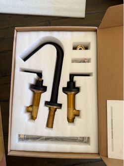 Bathroom sink faucet