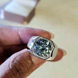 Men’s ring steering sliver moissnite