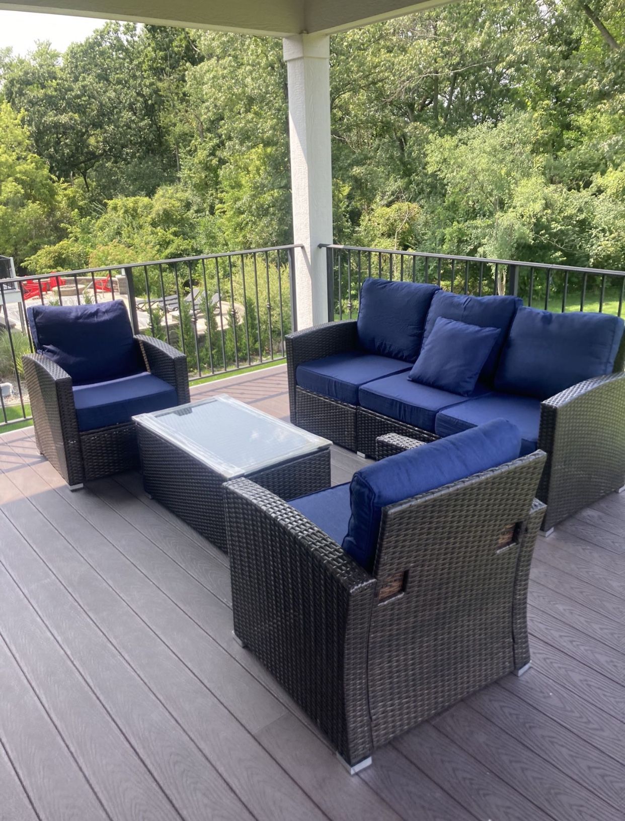 Patio Furniture Couch and 2 Chair Set **NEW*Delivery Available**