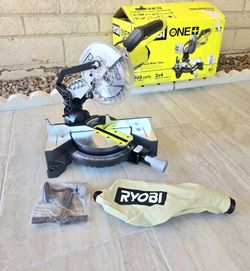 RYOBI 18V 7-1/4in Compound Miter Saw