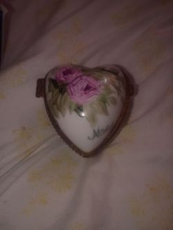 Vintage trinket