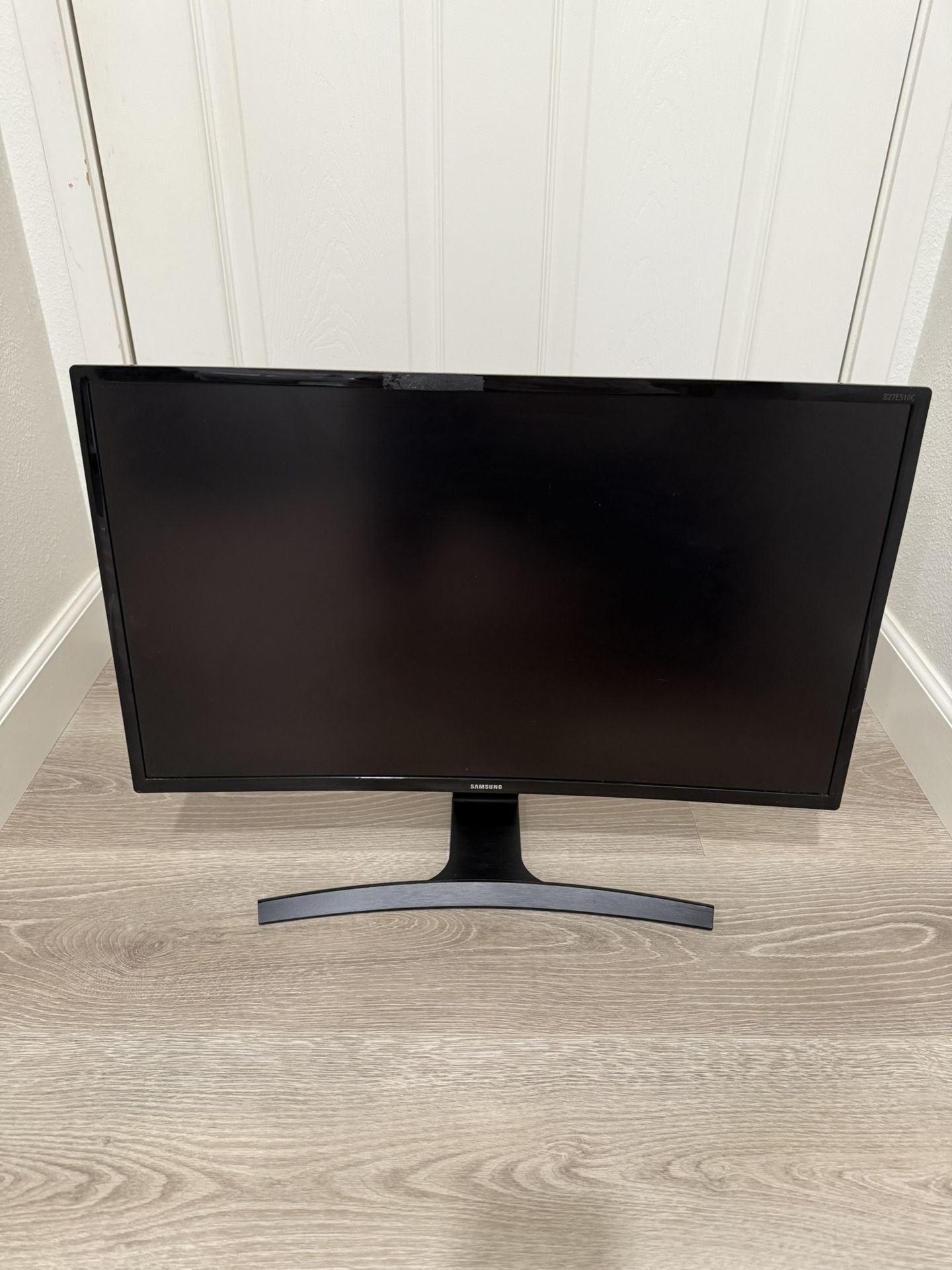Samsung 27” LED Curved Monitor 