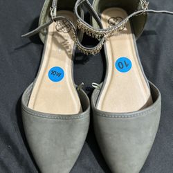 Women’s Flats Size 10