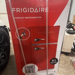 Frigidaire Fridge Retro Mini 