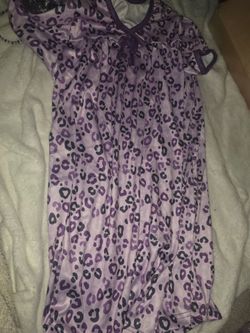 Old lady costume, brand new, size 5 to 6